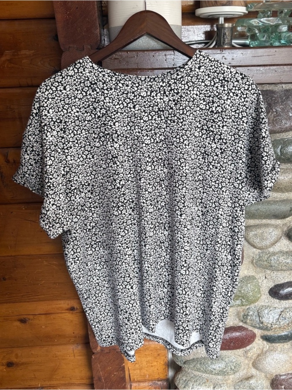 Jules & Leopold 2X Black White Ditsy Floral Short Sleeve Top
